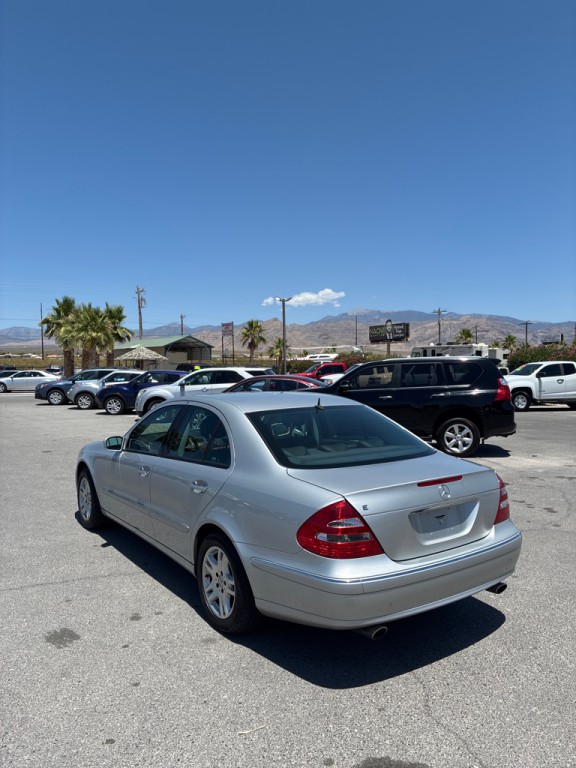 2004 Mercedes-Benz E-Class Image 10