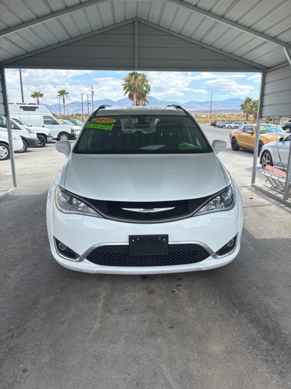2017 Chrysler Pacifica Image 3