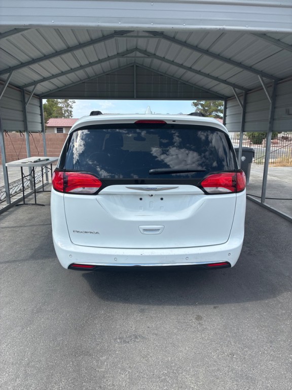 2017 Chrysler Pacifica Image 4