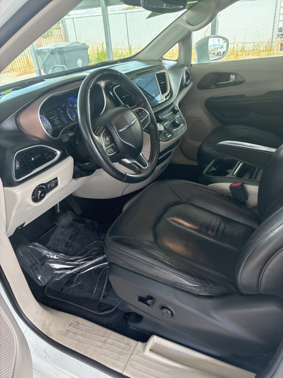 2017 Chrysler Pacifica Image 14