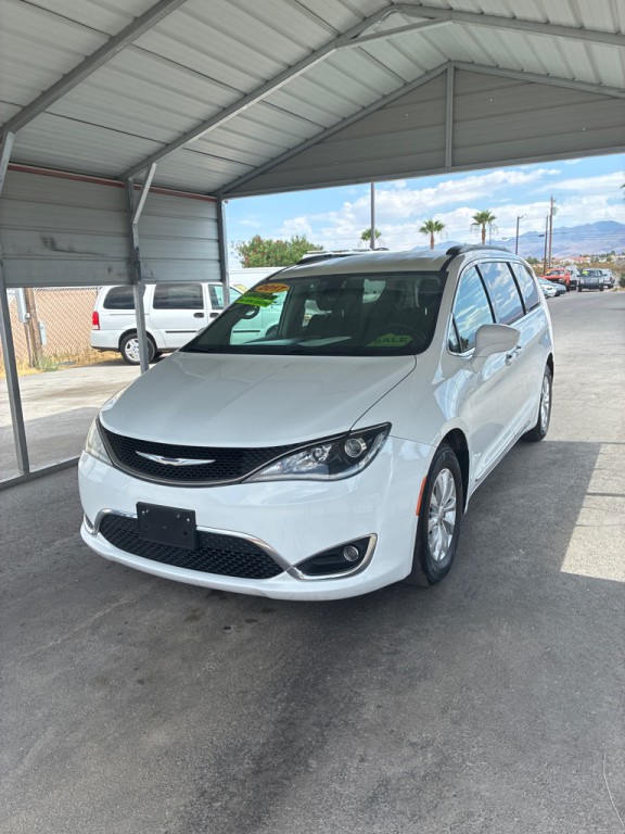 2017 Chrysler Pacifica Image 17