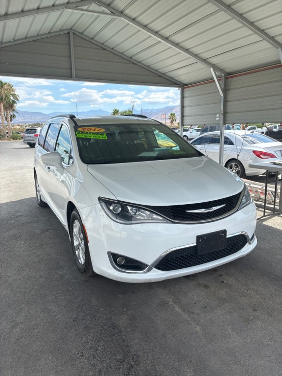 2017 Chrysler Pacifica Image 18