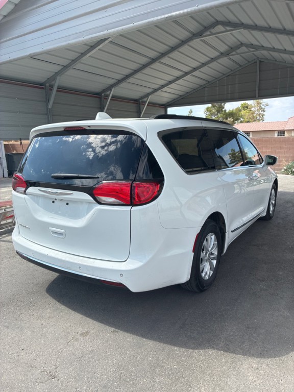 2017 Chrysler Pacifica Image 23