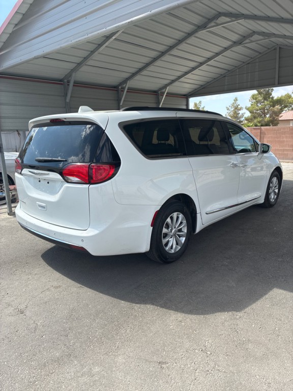 2017 Chrysler Pacifica Image 24