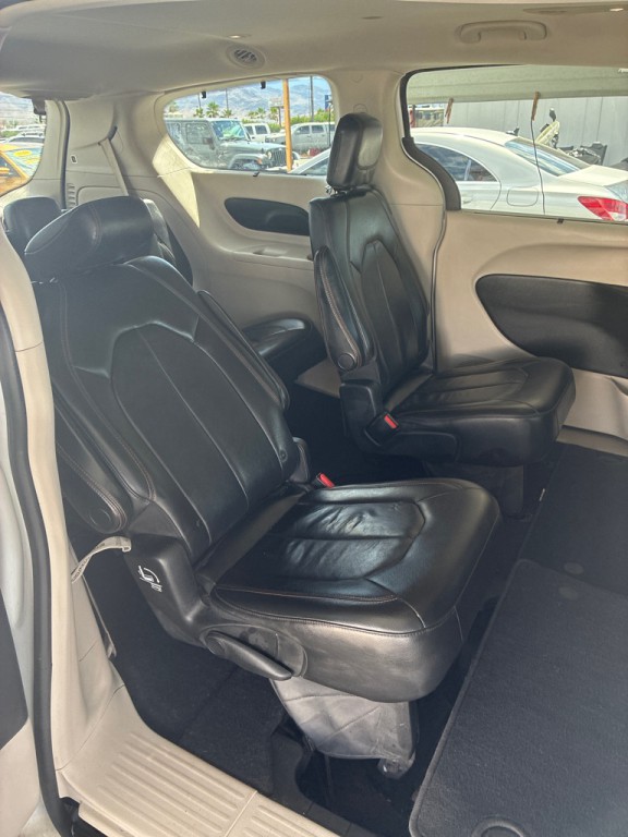 2017 Chrysler Pacifica Image 31
