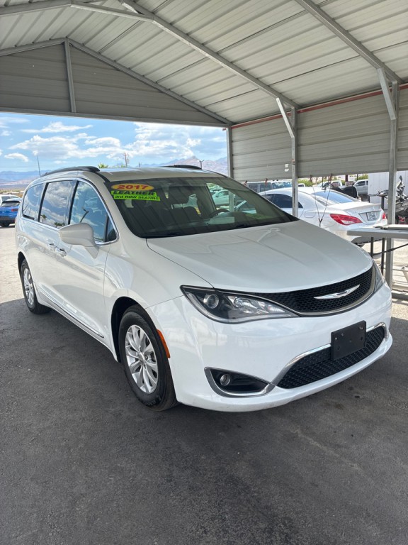 2017 Chrysler Pacifica Image 33