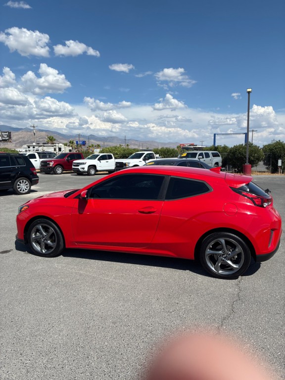 2019 Hyundai Veloster Image 8