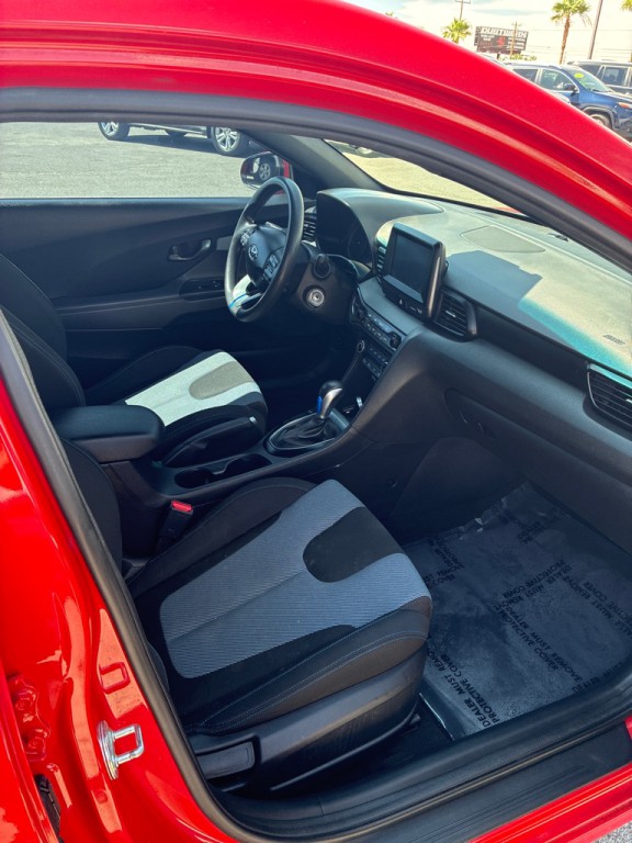 2019 Hyundai Veloster Image 12
