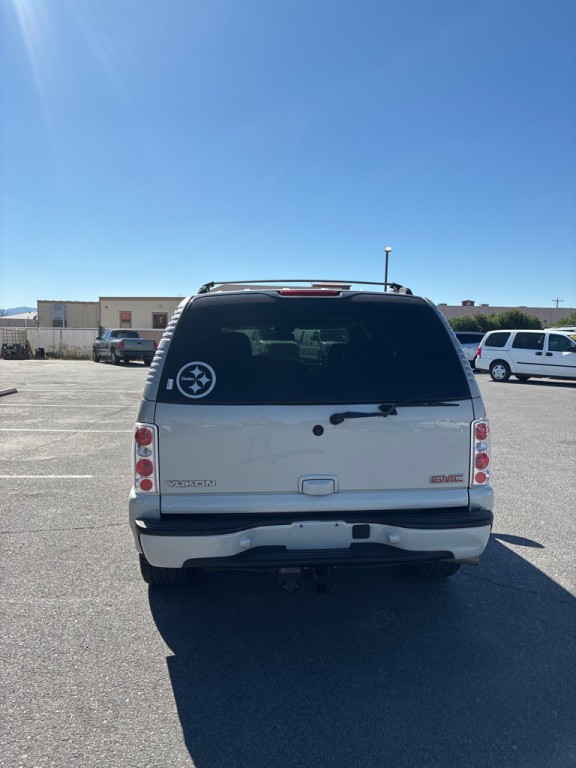 2004 GMC Yukon Image 4