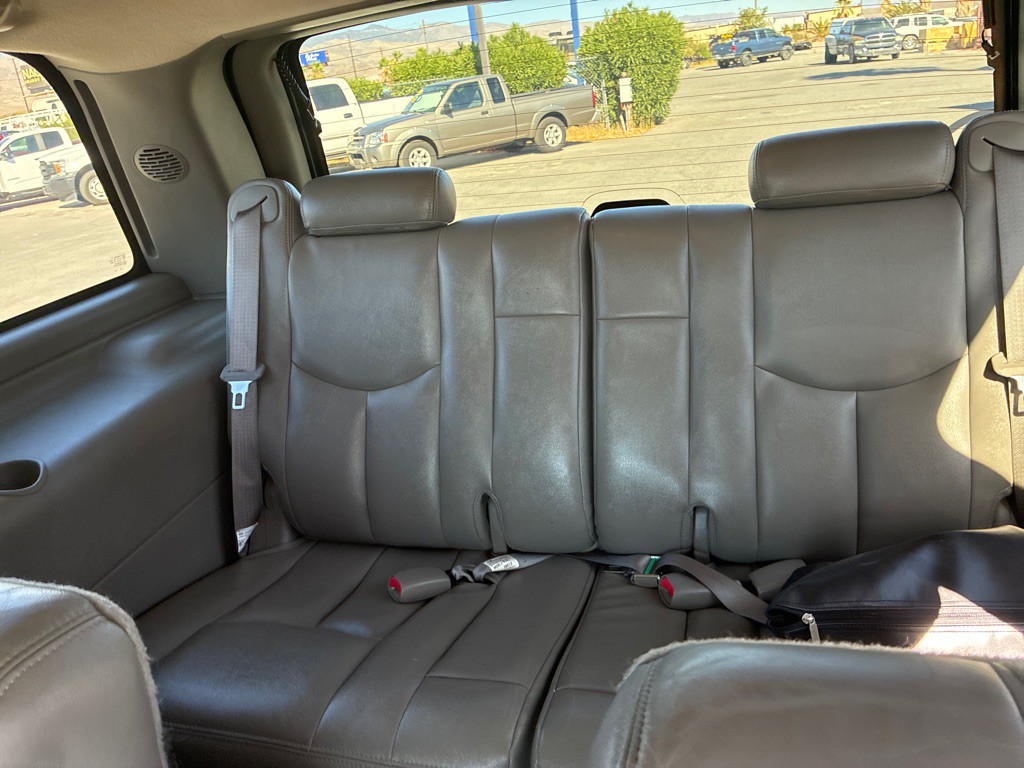 2004 GMC Yukon Image 8