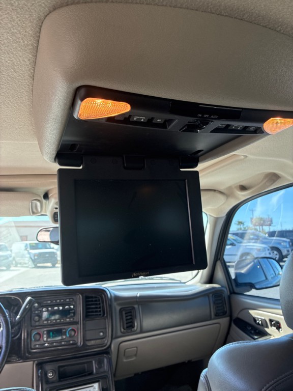 2004 GMC Yukon Image 10