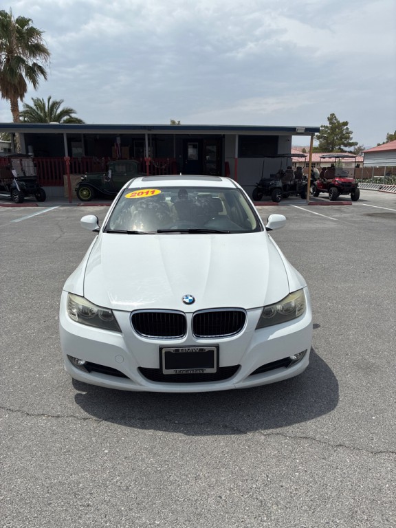 2011 BMW 3 Series Image 3