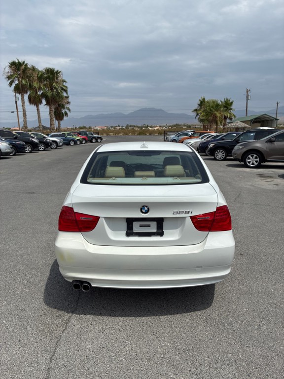 2011 BMW 3 Series Image 4