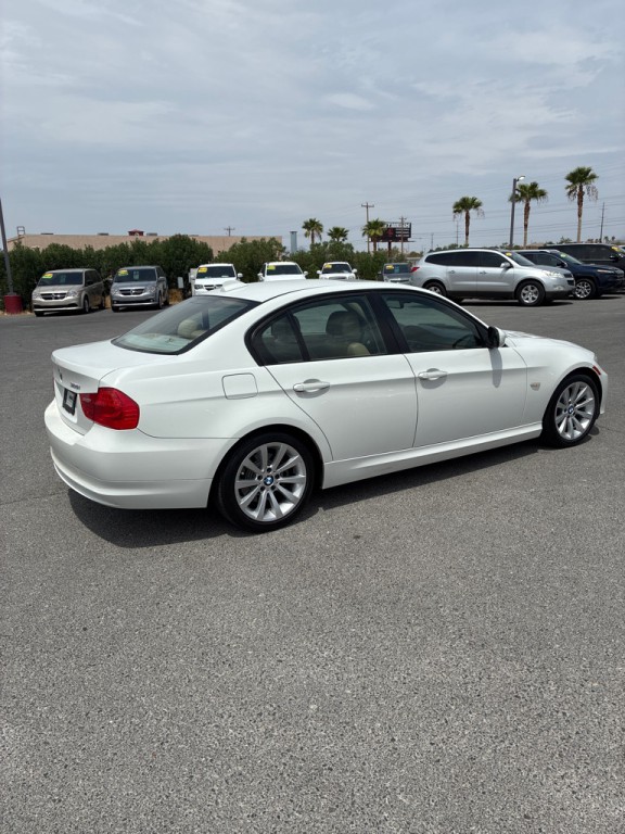 2011 BMW 3 Series Image 6