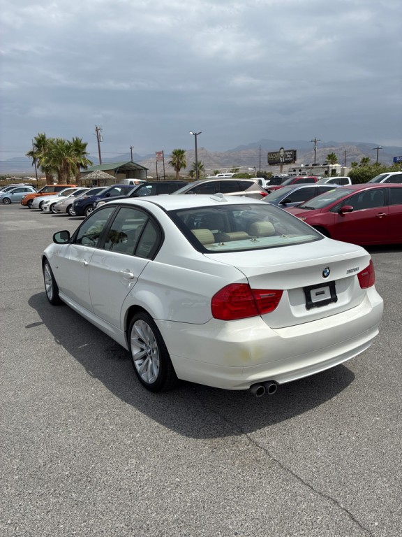 2011 BMW 3 Series Image 7