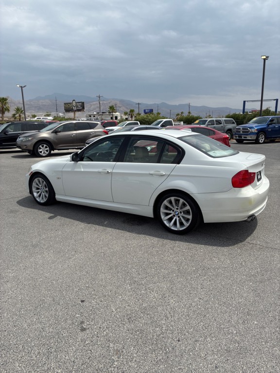 2011 BMW 3 Series Image 8