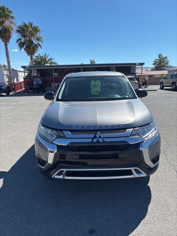 2020 Mitsubishi Outlander Image 3