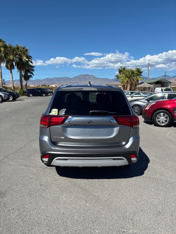 2020 Mitsubishi Outlander Image 4