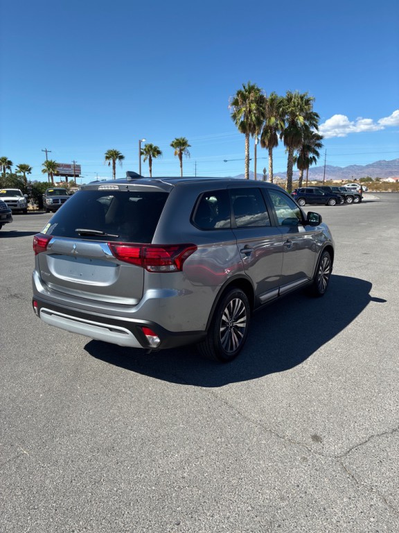 2020 Mitsubishi Outlander Image 5