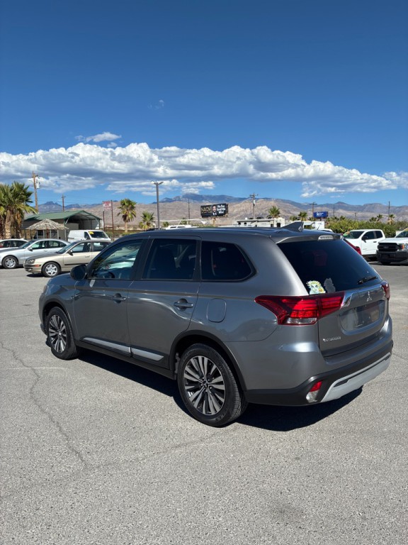 2020 Mitsubishi Outlander Image 7