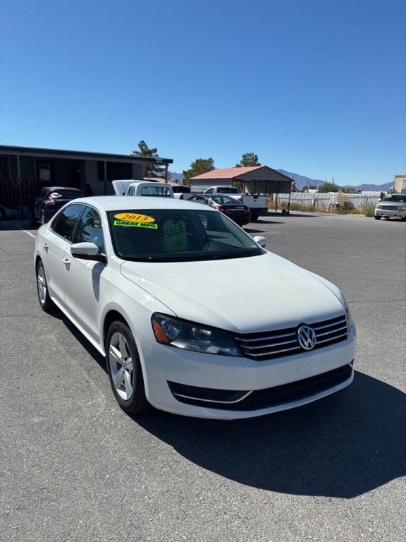 2013 Volkswagen Passat Image 2