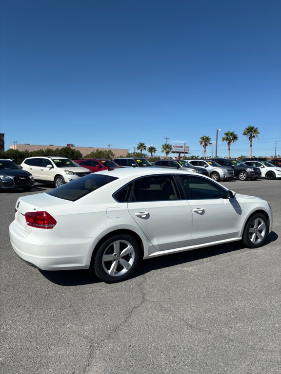 2013 Volkswagen Passat Image 6