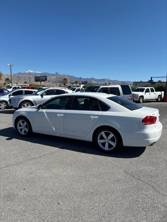 2013 Volkswagen Passat Image 8