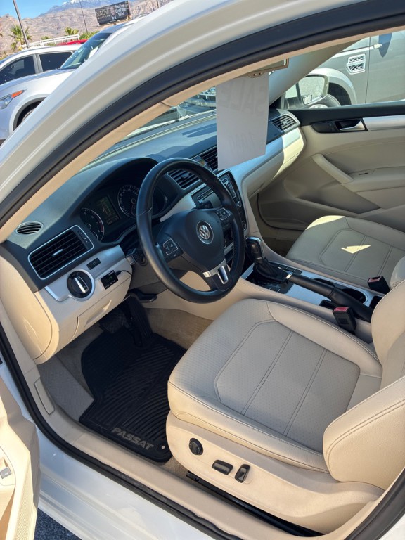 2013 Volkswagen Passat Image 10