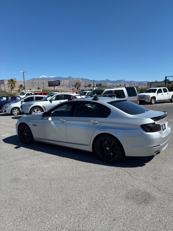 2011 BMW 5 Series Image 8