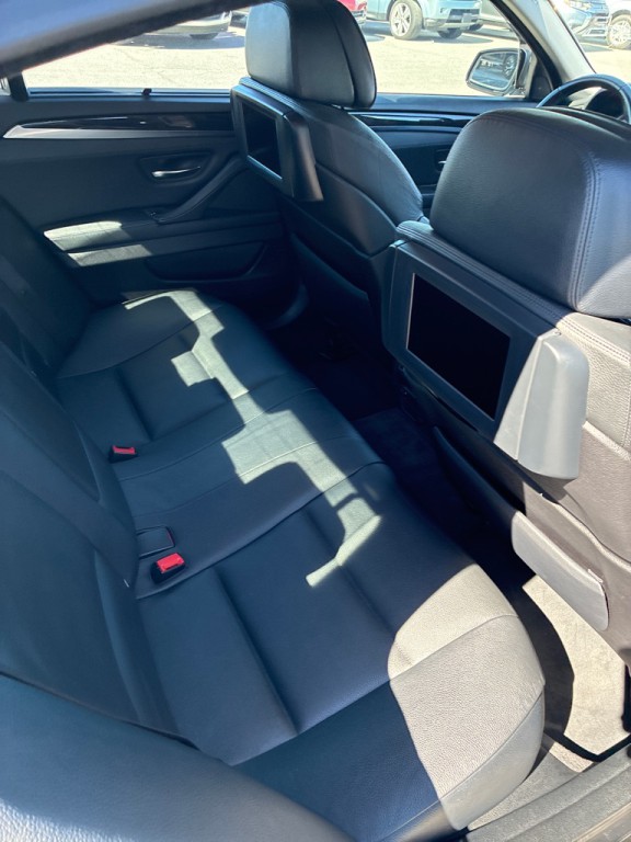 2011 BMW 5 Series Image 11