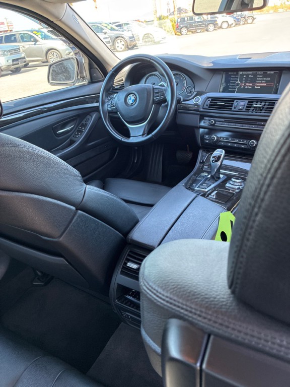 2011 BMW 5 Series Image 12