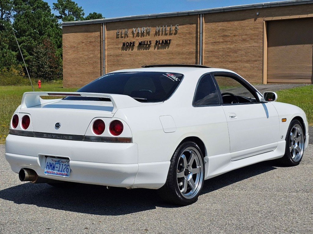 1994 Nissan Skyline Image 7