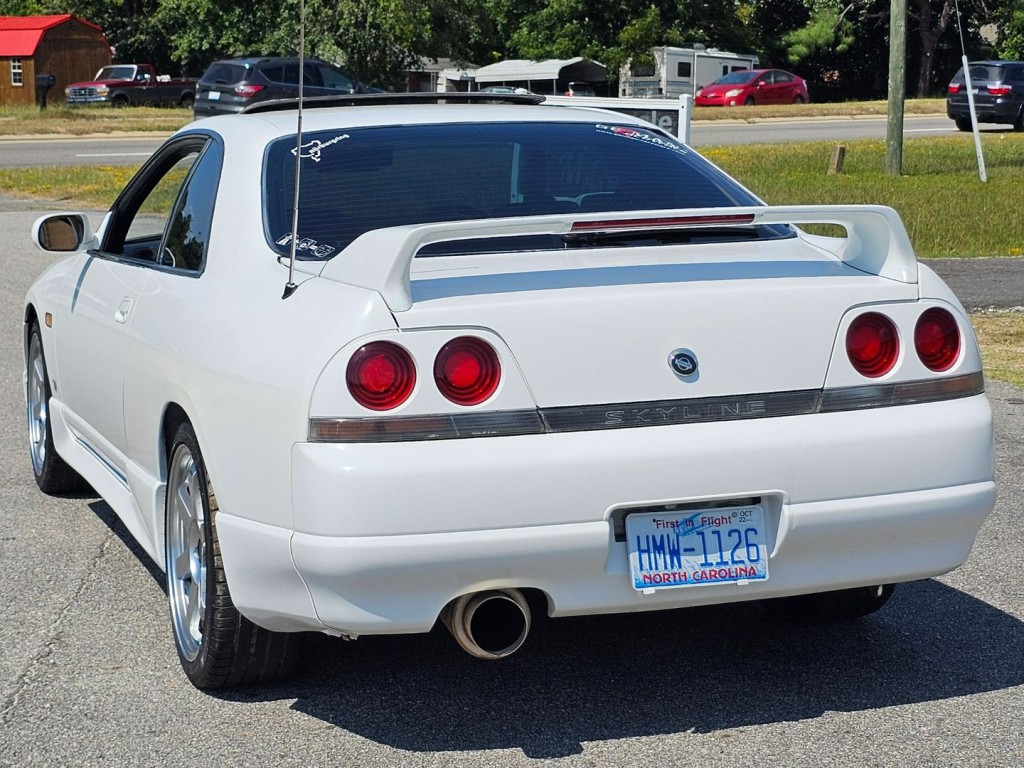 1994 Nissan Skyline Image 10