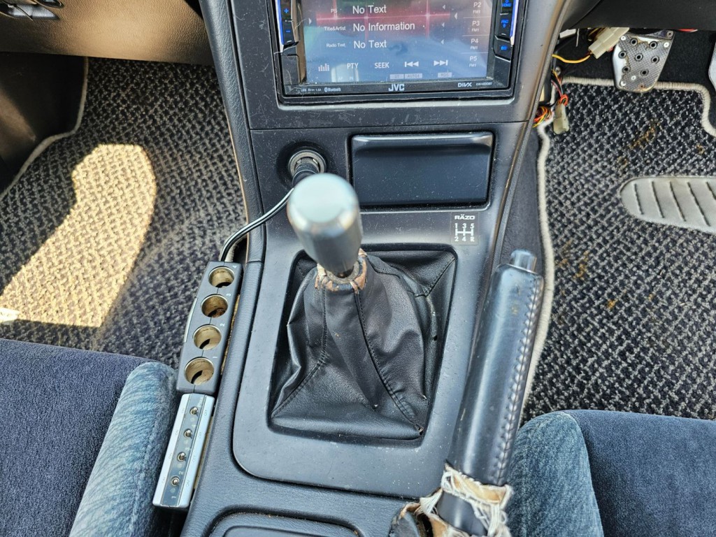 1994 Nissan Skyline Image 19