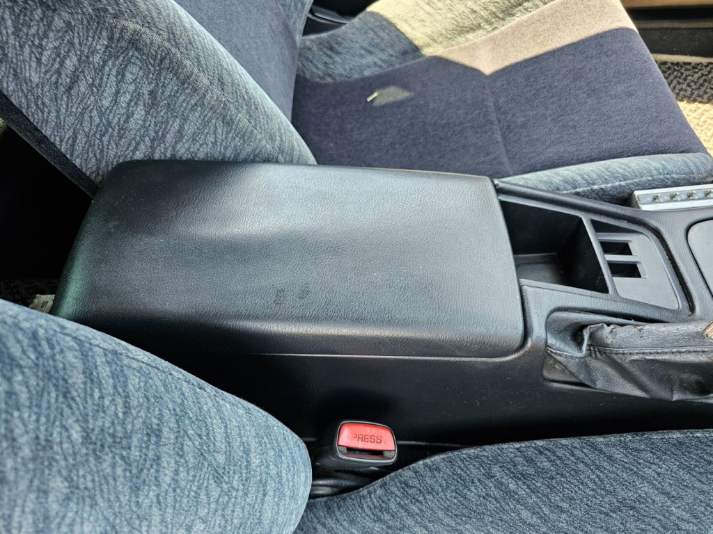 1994 Nissan Skyline Image 21