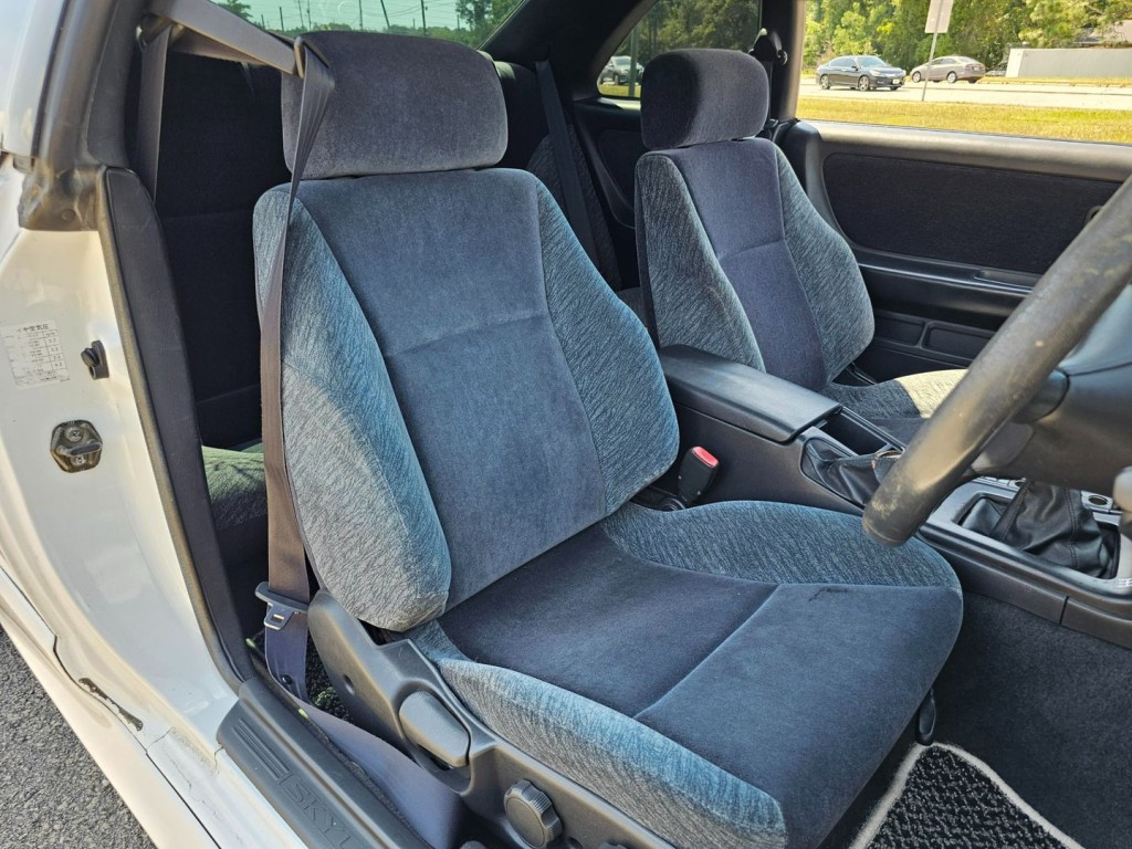 1994 Nissan Skyline Image 23