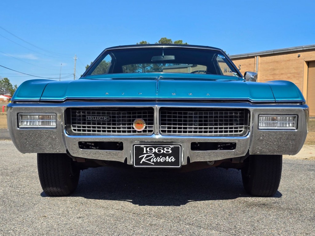 1968 Buick Riviera Image 2
