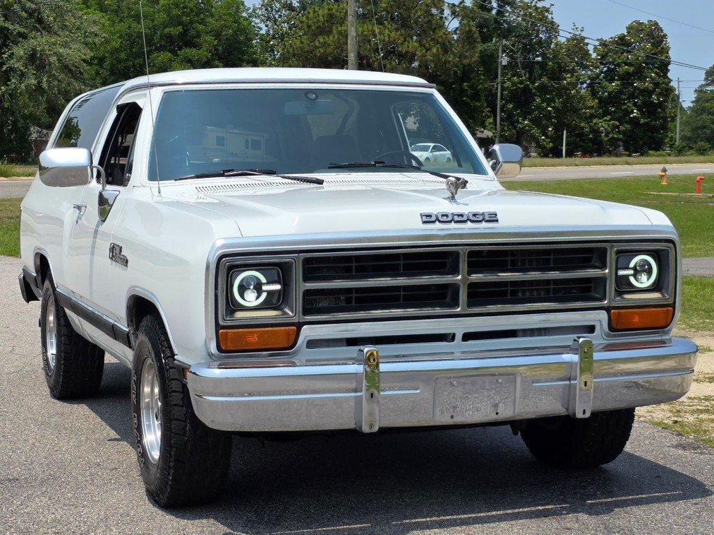 1989 Dodge Charger Image 4