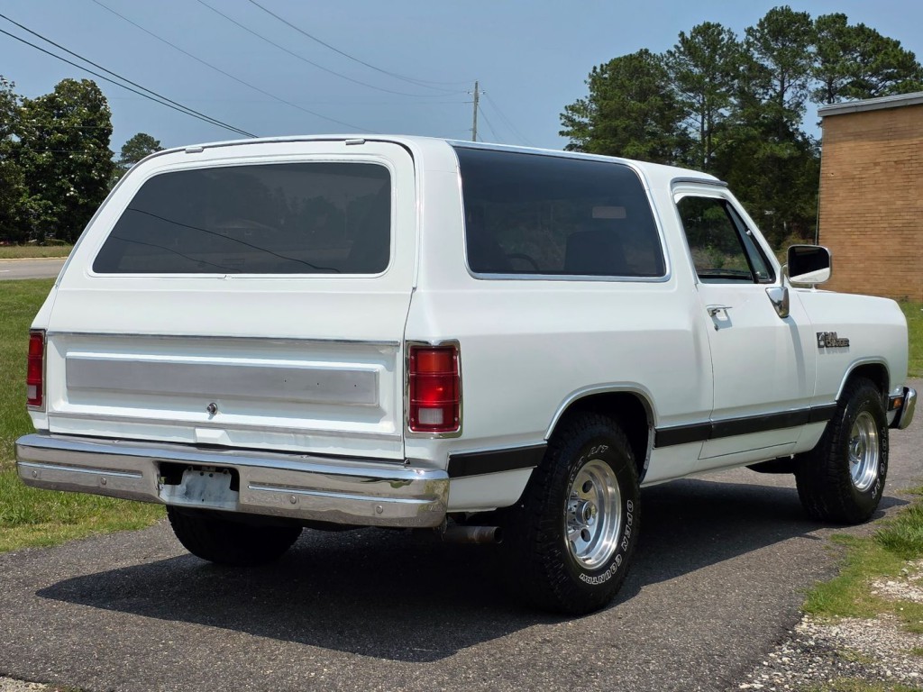 1989 Dodge Charger Image 7