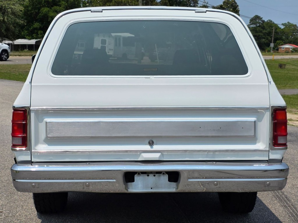 1989 Dodge Charger Image 9