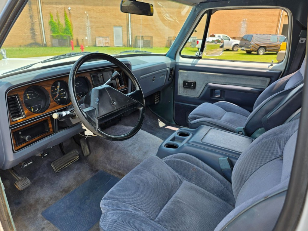 1989 Dodge Charger Image 16