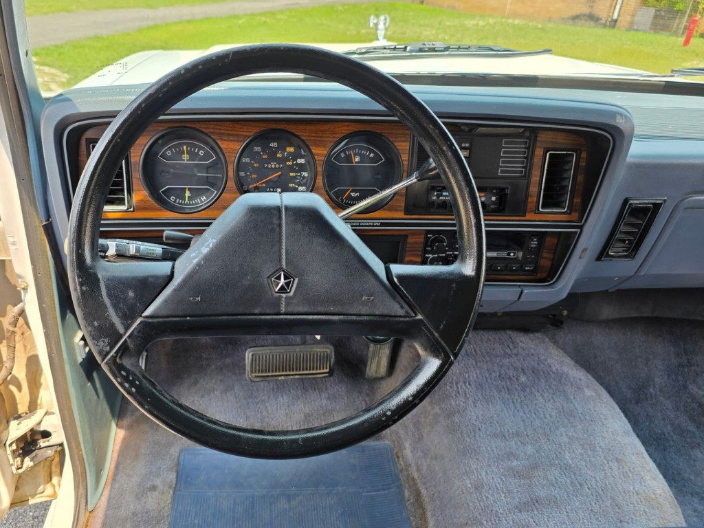 1989 Dodge Charger Image 17