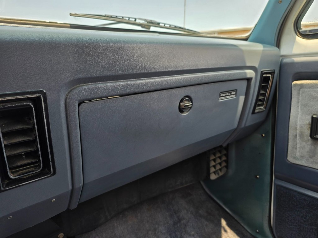 1989 Dodge Charger Image 20
