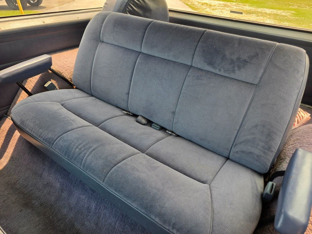 1989 Dodge Charger Image 25