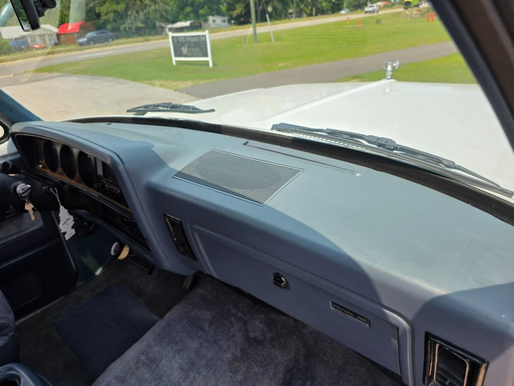 1989 Dodge Charger Image 31