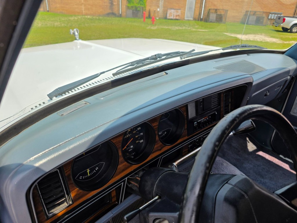 1989 Dodge Charger Image 32