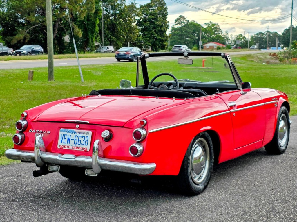 1969 Datsun 1600 Image 7