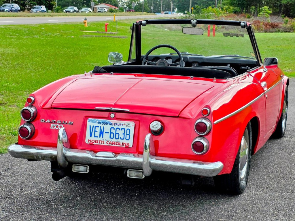 1969 Datsun 1600 Image 8