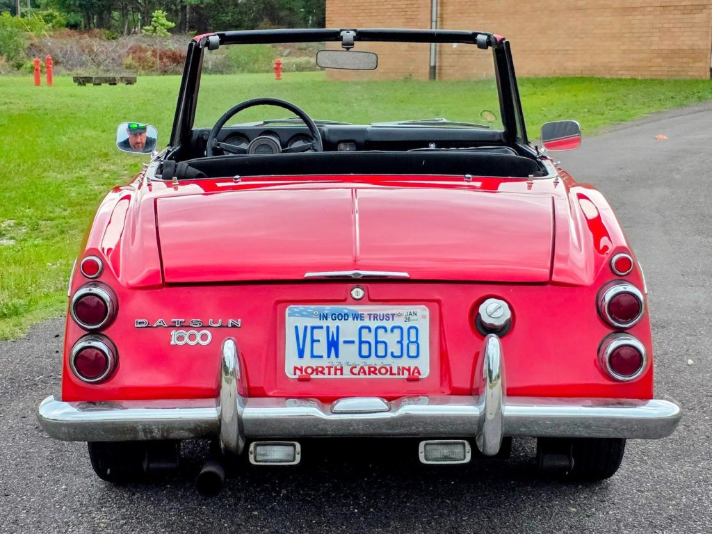 1969 Datsun 1600 Image 9