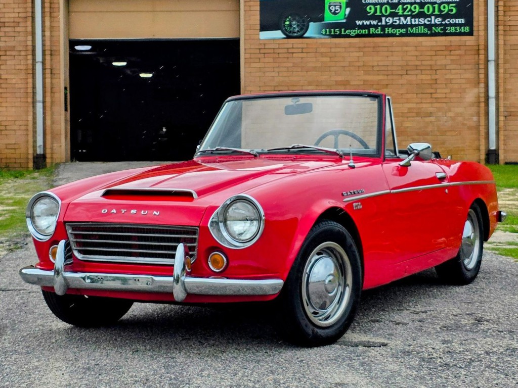 1969 Datsun 1600 Image 13